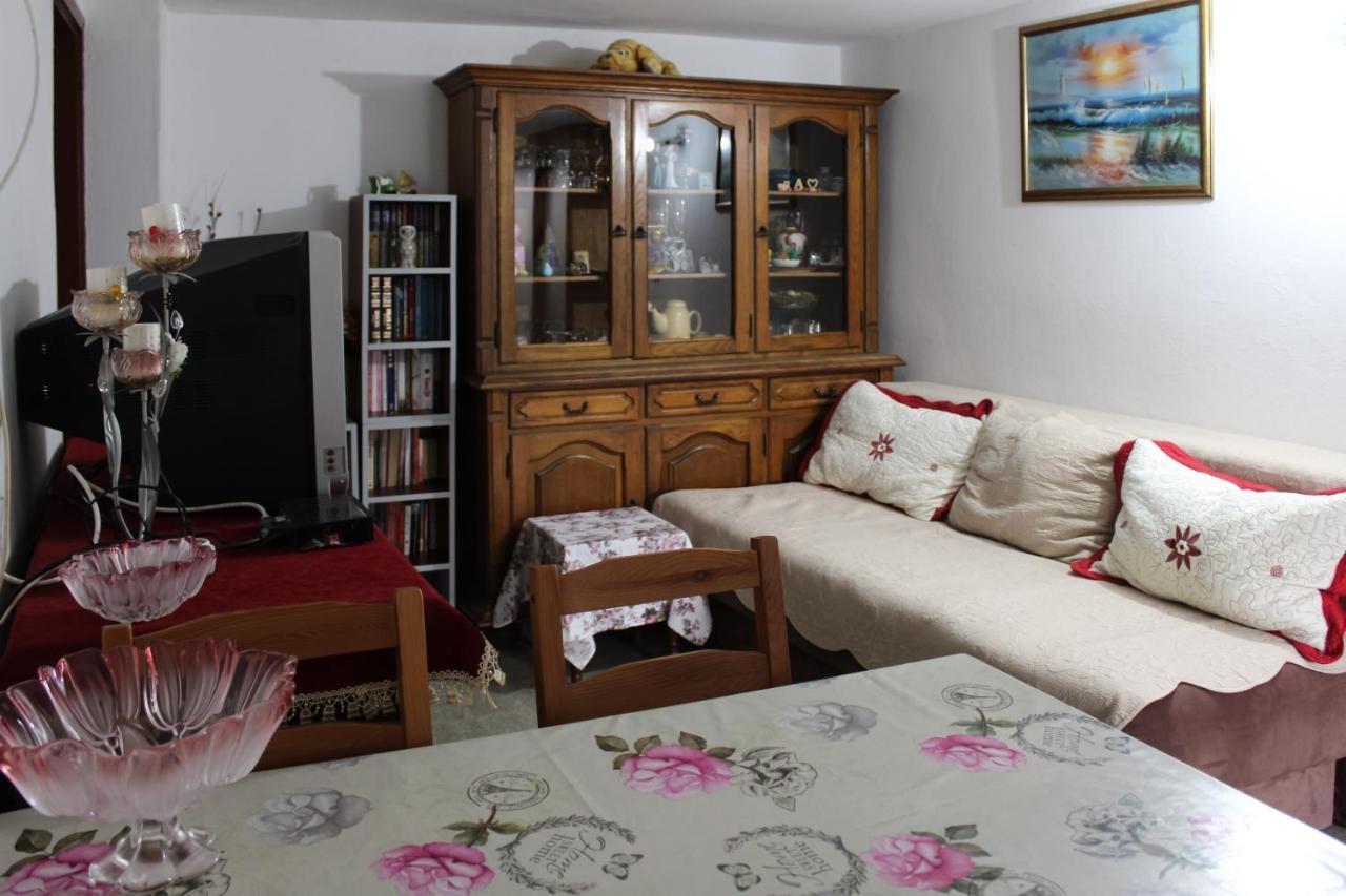 Apartman Lana Petrovac Exteriér fotografie